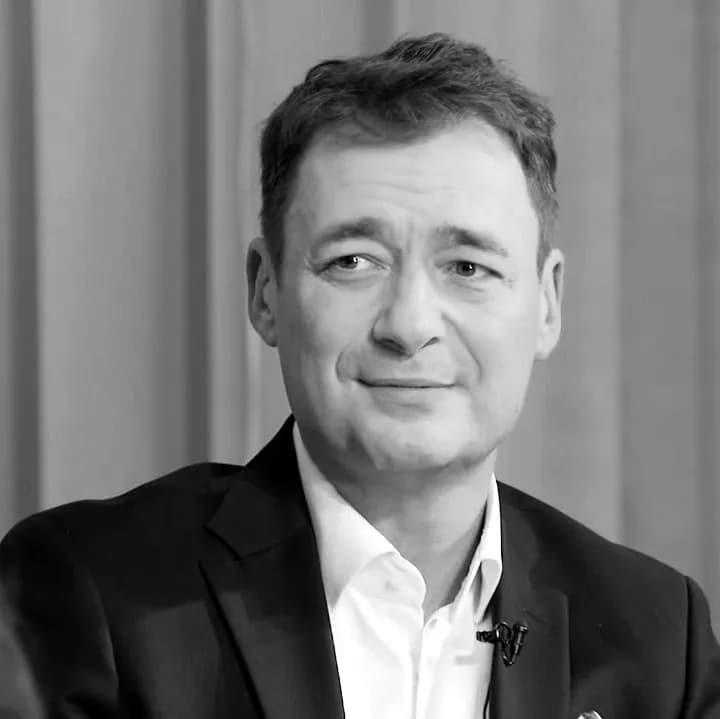 Jacek Rozenek jako utalentowany aktor i mistrz dubbingu w Polsce