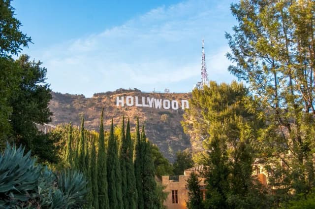 Kulisy Hollywood: Jak powstają nagradzane filmy